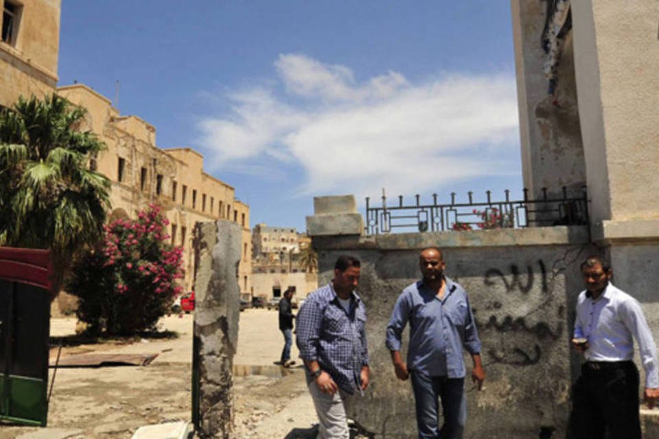 Carro-bomba explode junto ao consulado da Suécia em Benghazi