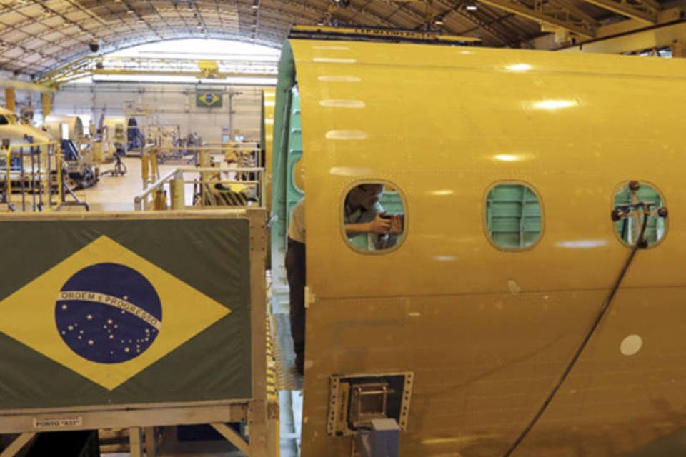 Brasil cresce menos com indústria e investimentos em queda