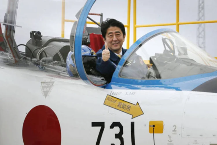 
	Primeiro-ministro japon&ecirc;s, Shinzo Abe: governo ir&aacute; estabelecer uma meta de investimento para o setor privado dom&eacute;stico de US$ 687 bilh&otilde;es anualmente
 (Kyodo/Reuters)