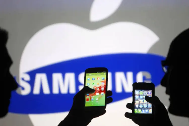 
	Disputa: diferente de uma s&eacute;rie de empresas que sa&iacute;ram em defesa da Samsung, mais de 100 designers e educadores assinaram um novo documento judicial apoiando a Apple
 (Dado Ruvic/Reuters)