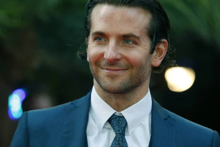 Ator Bradley Cooper chega para estreia europeia do filme "Se Beber, Não Case! Parte III" no Empire Cinema, no centro de Londres (Luke MacGregor/Reuters)