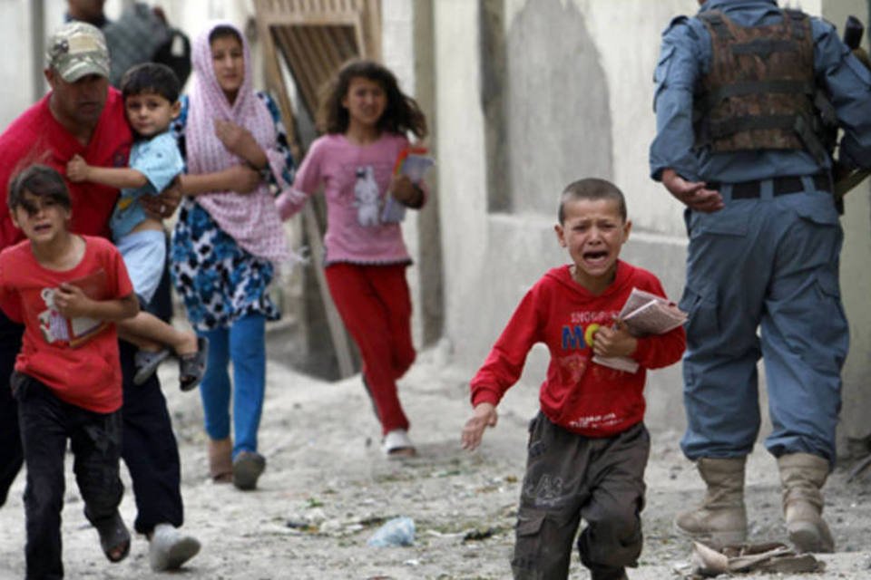 Número de crianças vítimas de conflito afegão aumentou 30%
