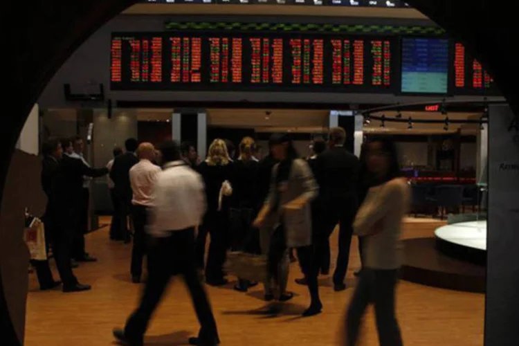 
	Bovespa: &iacute;ndice encerrou em baixa de 0,97 por cento, a 57.419 pontos
 (Paulo Whitaker/Reuters)
