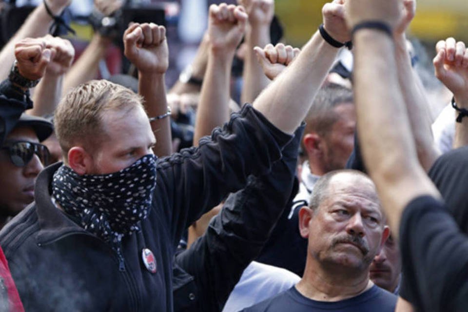 França veta manifestação de extrema-direita após assassinato