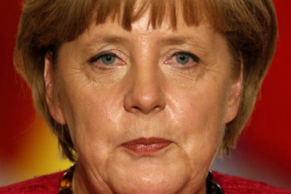 Merkel diz que juro pode subir quando UE restaurar confiança