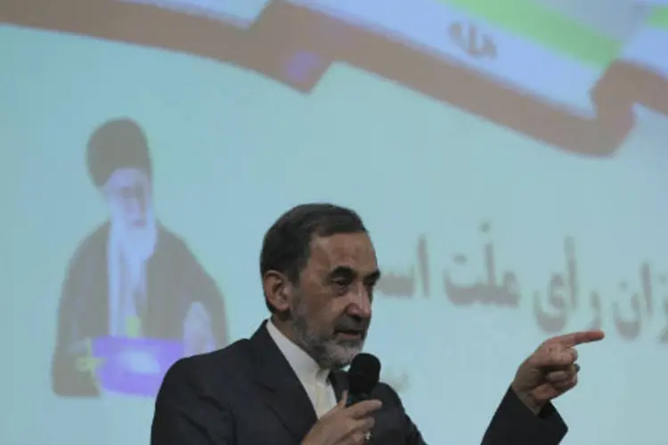 
	Ali Akbar Velayati: ele &eacute; conselheiro para assuntos externos de Khamenei, que tem a palavra final em todas as quest&otilde;es no Ir&atilde;, incluindo as pol&iacute;ticas nucleares do pa&iacute;s
 (Fars News / Reuters)