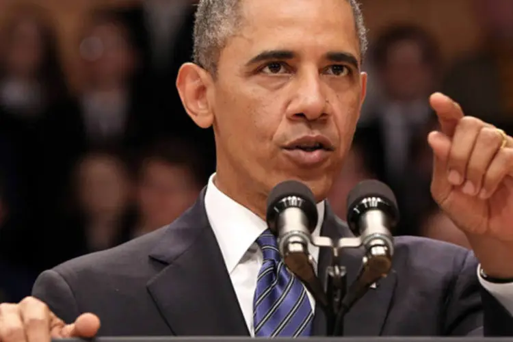 Presidente dos Estados Unidos, Barack Obama, fala a convidados no Waterfront Hall, em Belfast, Irlanda do Norte, 17 de junho de 2013 (Paul Faith/Reuters)