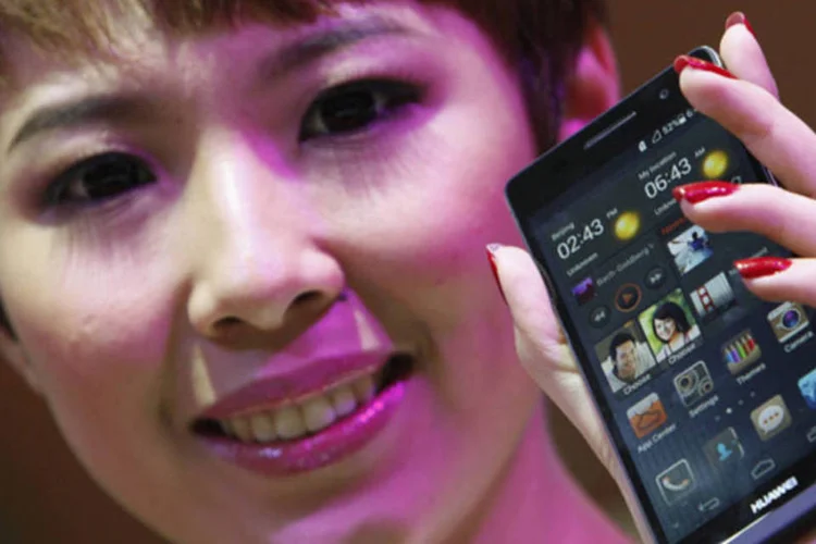 Chinesa Huawei Technologies desbancou a Apple e se tornou a segunda maior fabricante de smartphones do mundo (Edgar Su/Reuters)