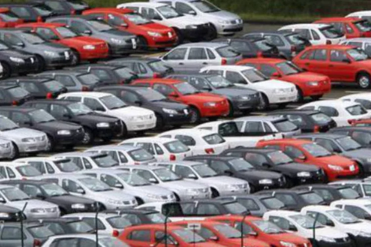 Carros novos estacionados em pátio da fábrica da Volkswagen em São Bernardo do Campo, São Paulo (Paulo Whitaker)
