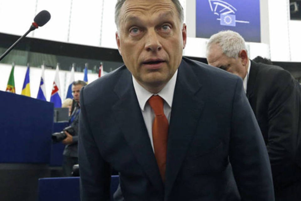 Premiê da Húngria defende impostos para se recuperar