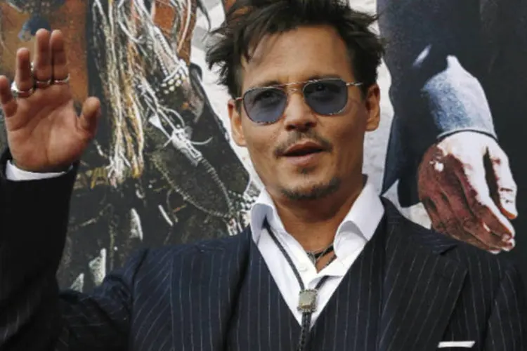 Ator Johnny Depp na estreia mundial do filme "O Cavaleiro Solitário" no parque da Disney em Anaheim, Califórnia (Mario Anzuoni/Reuters)