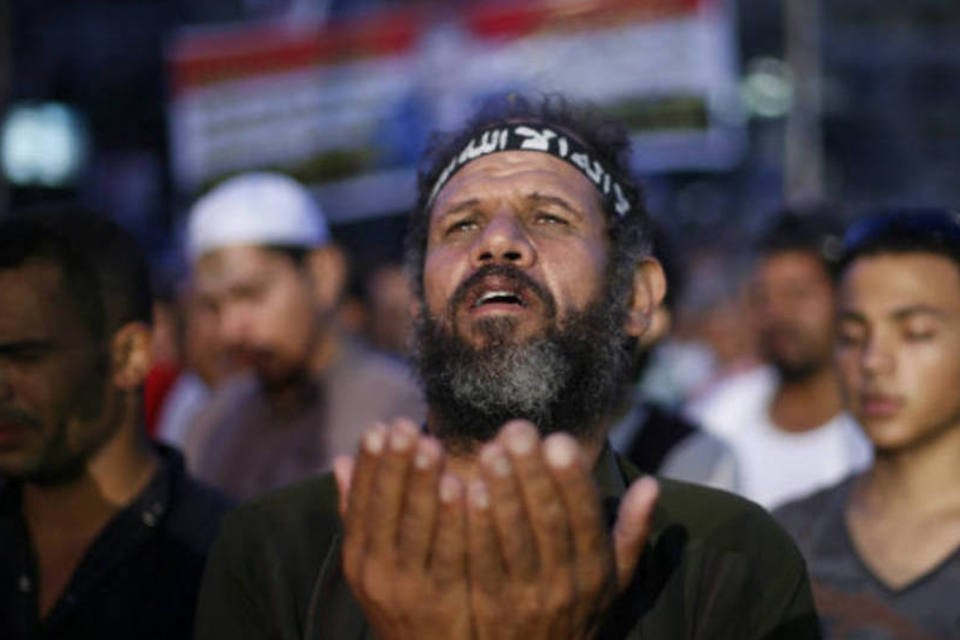 EUA não cortarão imediatamente ajuda ao Egito, diz porta-voz