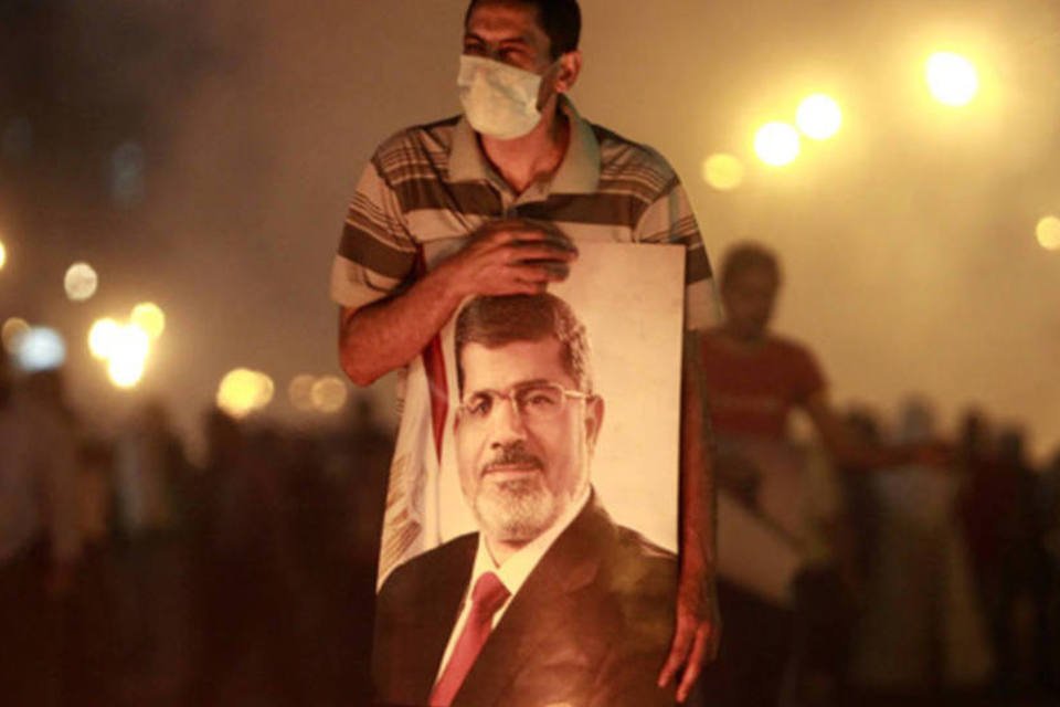 Polícia usa gás lacrimogêneo no Cairo