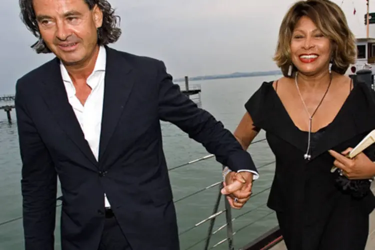 Cantora Tina Turner e seu parceiro de longa data, o alemão Erwin Bach, em Bregenz (Miro Kuzmanovic/Reuters)