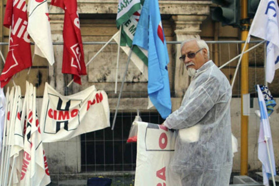 Médicos italianos entram em greve contra cortes
