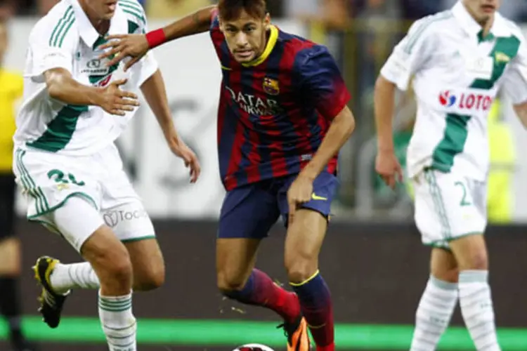 Neymar estreia com a camisa do Barcelo em um amistoso contra o Lechia Gdansk, na Polônia (Kacper Pempel/Reuters)