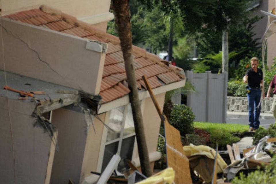 Buraco provoca desabamento de resort perto da Disney
