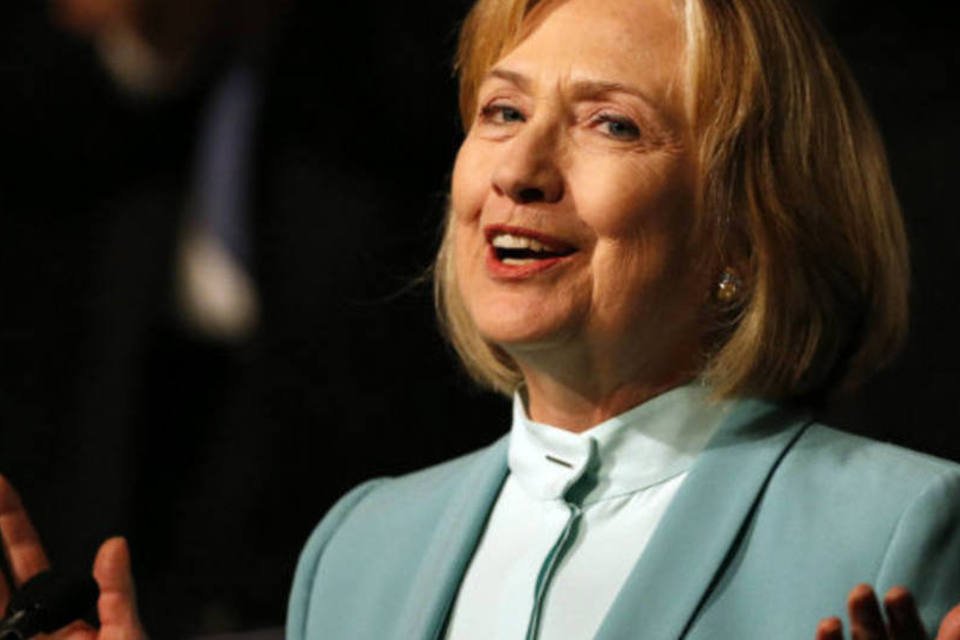 Hillary Clinton considera concorrer à presidência dos EUA