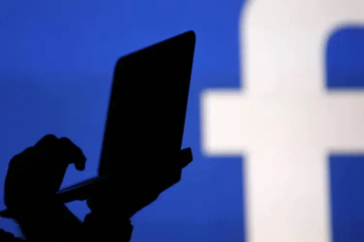 
	Facebook: caso chegou ao Judici&aacute;rio depois que a mulher pediu &agrave; rede social que exclu&iacute;sse o perfil falso, mas n&atilde;o foi atendida
 (Dado Ruvic/Reuters)