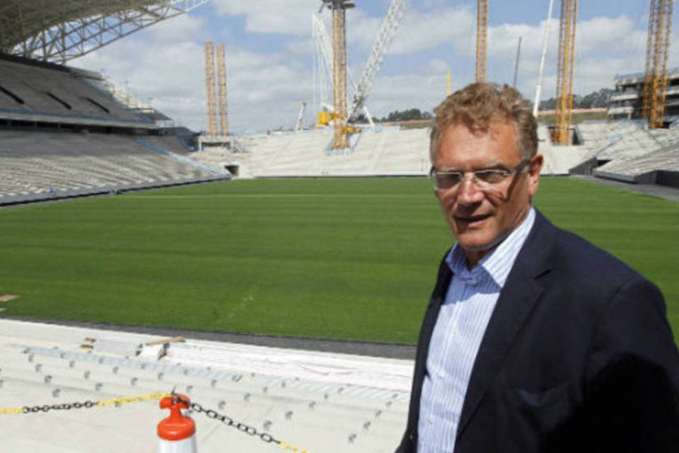 Em visita, Valcke ratifica abertura da Copa no Itaquerão