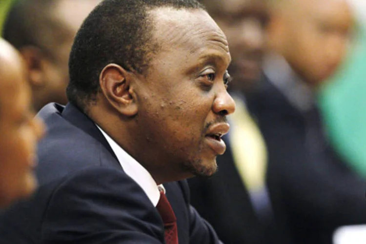 
	Uhuru Kenyatta: o presidente do Qu&ecirc;nia confirmou a morte de soldados quenianos, sem confirmar o n&uacute;mero de baixas
 (How Hwee Young/Reuters)