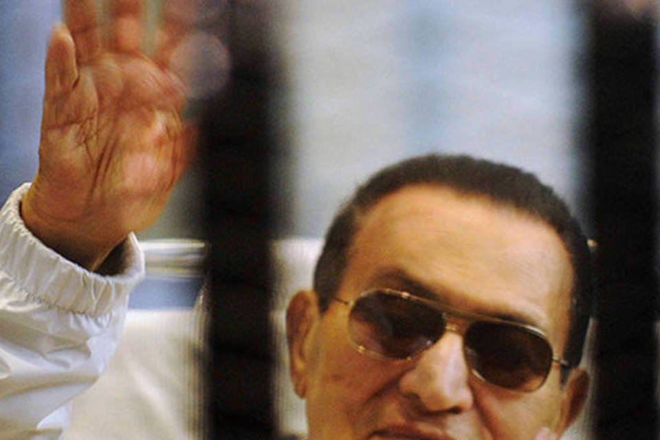 Mubarak e filhos são condenados de novo por corrupção