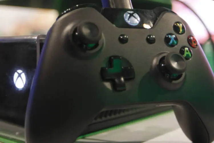 Controle do Xbox One: Microsoft não quer que o console seja apenas para games, mas sim um polo de entretenimento (Ina Fassbender/Reuters)