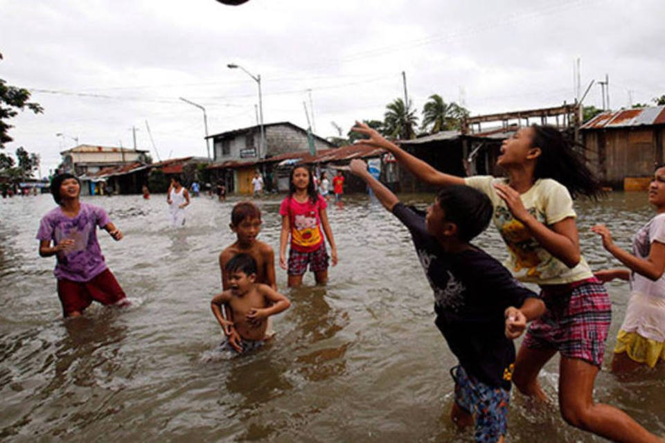 Sobe para 20 o número de mortos por chuvas nas Filipinas