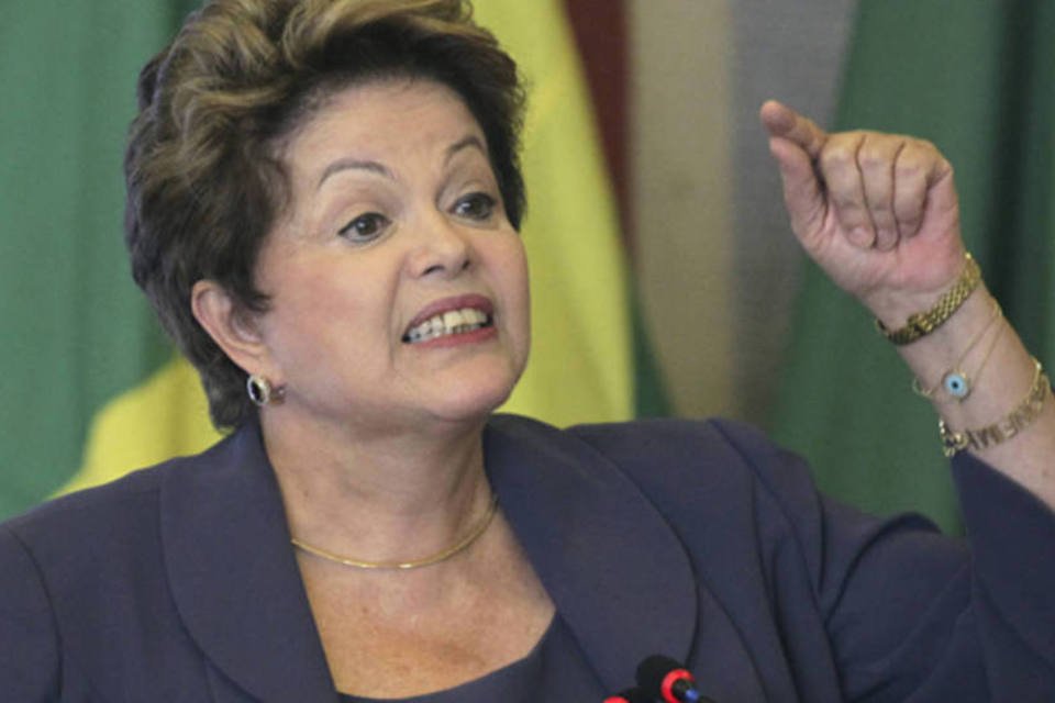 Dilma responsabiliza EUA por "intensa valorização" do dólar