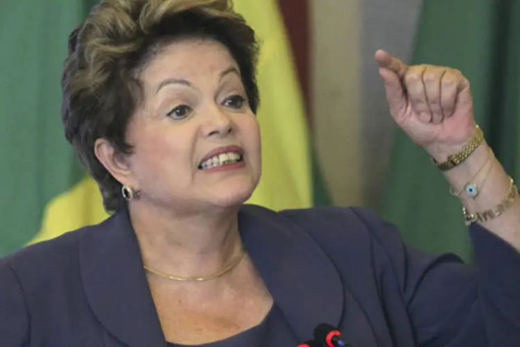 Presidente Dilma Rousseff reage durante reunião do Conselho de Desenvolvimento Econômico e Social no Palácio do Itamaraty, em Brasília (Ueslei Marcelino/Reuters)