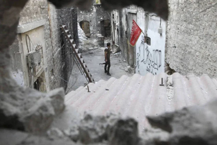 Membro do exército da Síria Livre em Alepo: (Muzaffar Salman/Reuters)