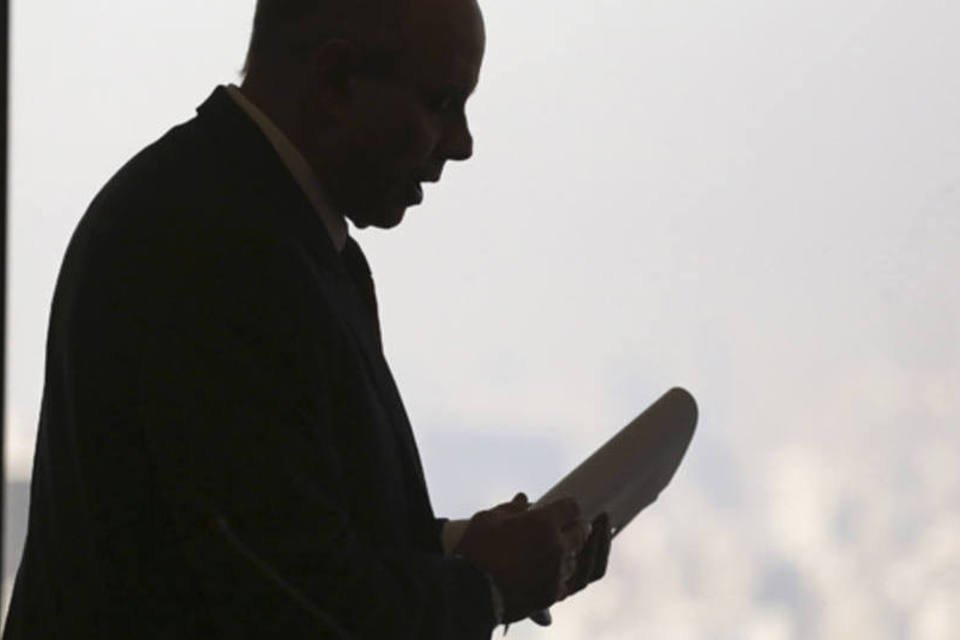 Dívida líquida em queda é a que interessa, diz Mantega