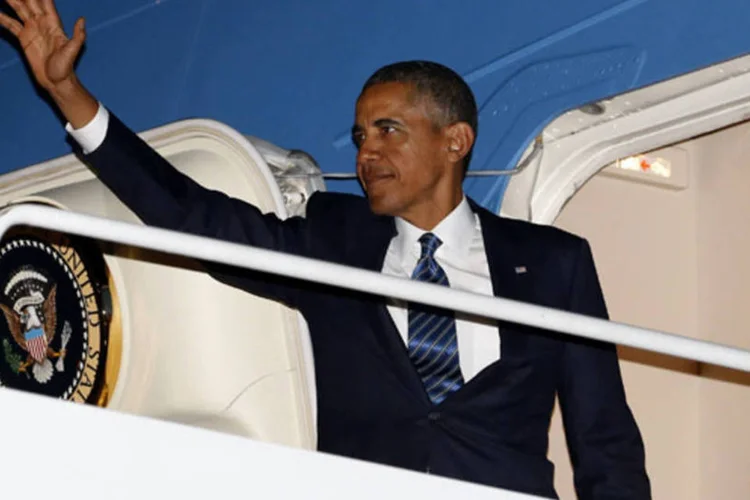 Barack Obama embarca no Air Force One em Washington com destino para a Rússia, onde deverá participar de reuniões do G20 (Kevin Lamarque/Reuters)