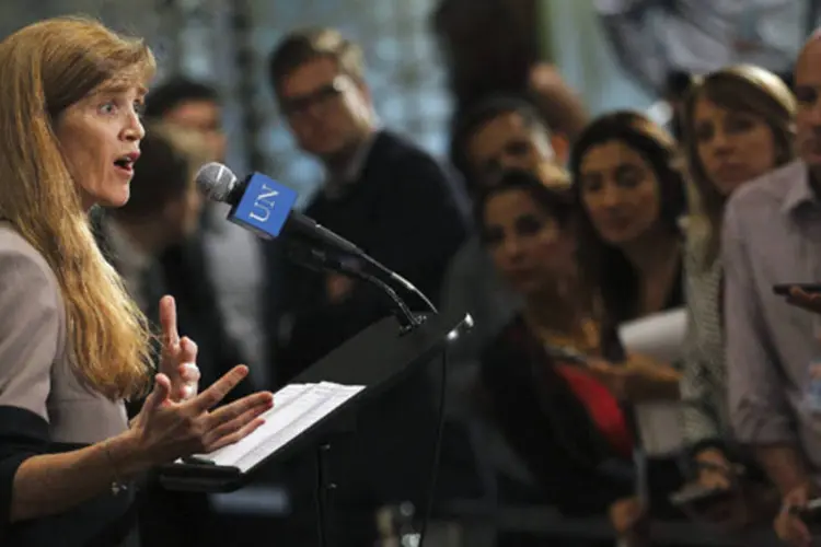 Embaixadora dos EUA para as Nações Unidas,Samantha Power conversa com a imprensa após reunião no Conselho de Segurança em Nova York (Brendan McDermid/Reuters)