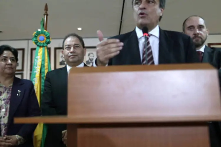 Ministro da Justiça, José Eduardo Cardozo, durante entrevista coletiva com o Ministro da Casa Civil da Bolívia em Brasília (Ueslei Marcelino/Reuters)