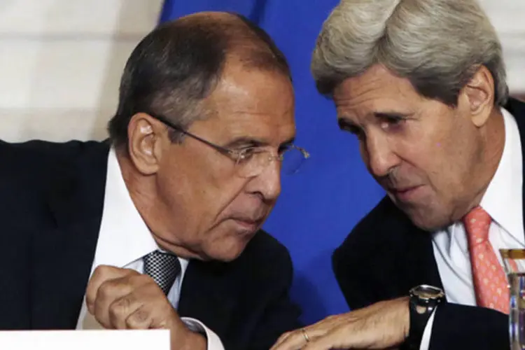 Secretário de Estado dos EUA, John Kerry (E), e o ministro russo das Relações Exteriores, Sergei Lavrov, em Washington (Gary Cameron/Reuters)