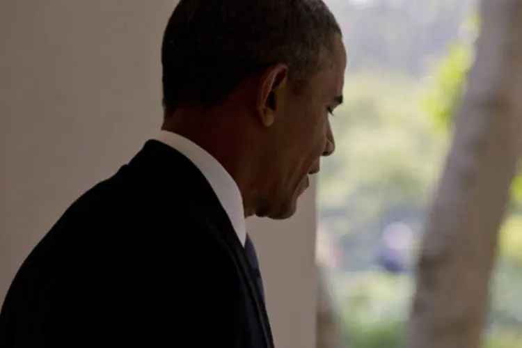 O presidente dos EUA, Barack Obama, caminha na Casa Branca em Washington, EUA (Jason Reed/Reuters)