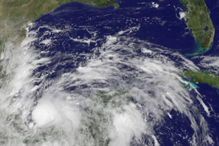 Tempestade tropical Ingrid é vista por um satélite sobre o Golfo do México (NASA/GOES Project/Divulgação via Reuters)
