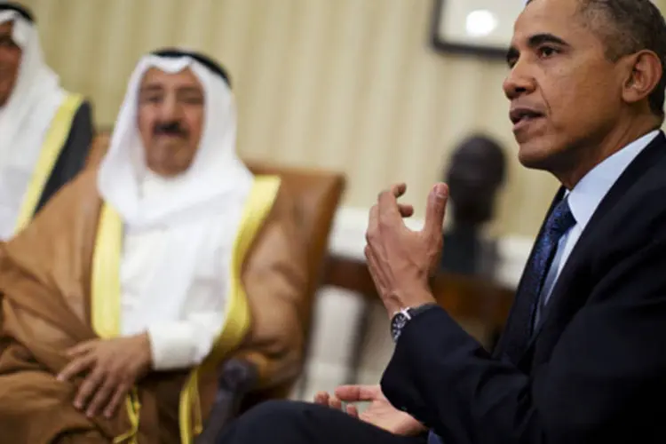 Presidente norte-americano barack Obama é visto durante reunião com o xeique Sabah al-Ahmad l-Jaber al-Sabah, emir do Kuweit, em Washington (Jason Reed/Reuters)