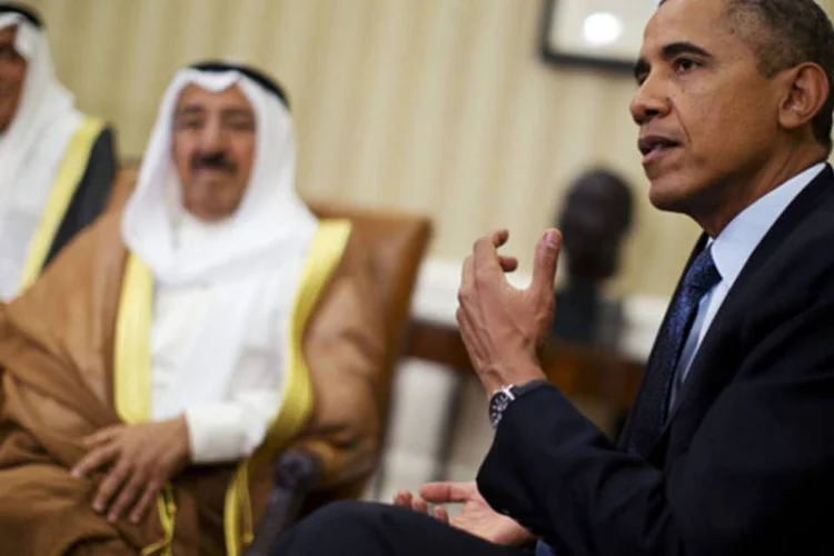 Presidente norte-americano barack Obama é visto durante reunião com o xeique Sabah al-Ahmad l-Jaber al-Sabah, emir do Kuweit, em Washington (Jason Reed/Reuters)