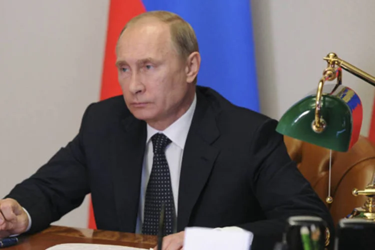 Vladimir Putin, presidente da Rússia, durante uma teleconferência com o Ministro da Defesa, Sergei Shoigu, em Sochi (Mikhail Klimentyev/RIA Novosti/Kremlin)