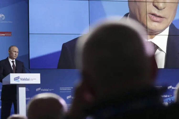 Presidente russo, Vladimir Putin, fala em reunião na cidade de Valdai, Rússia (Maxim Shipenkov/Reuters)