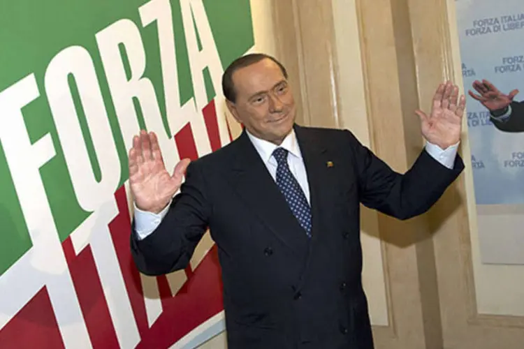 
	Silvio Berlusconi: &quot;o ultimato dado pelo primeiro-ministro e seu Partido Democr&aacute;tico aos aliados do governo... parece inadimiss&iacute;vel e inaceit&aacute;vel&quot;, disse&nbsp;
 (Massimo Percossi/Reuters)