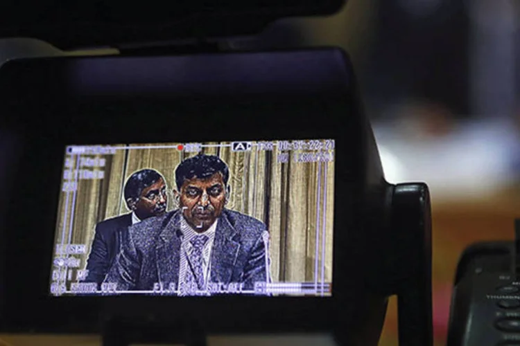 Novo presidente do Banco da Reserva da Índia (RBI), Raghuram Rajan, após anunciar as novas diretrizes da instituição em Mumbai (Danish Siddiqui/Reuters)