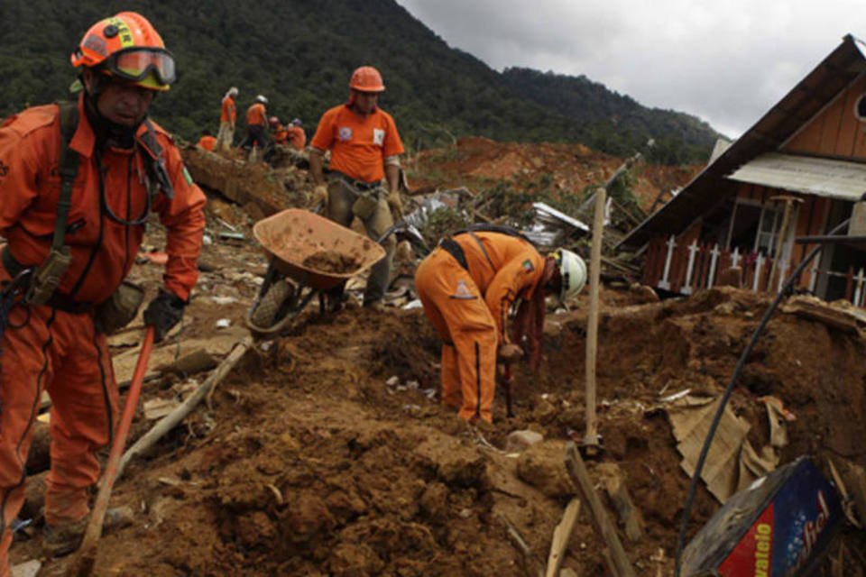 Chuvas devastadoras matam 130 pessoas no México
