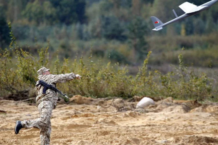 Drones: FBI estaria usando drones para rastrear suspeitos e examinar cenas de crime (Vasily Fedosenko/Reuters)