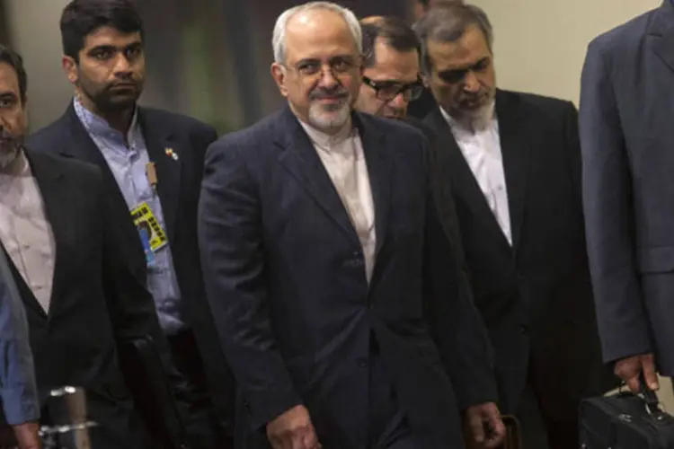 Chanceler iraniano Mohammad Javad Zarif chega para uma reunião com chanceleres dos cincos membros permanente do Conselho de Segurança da ONU, em Nova York (Eric Thayer/Reuters)