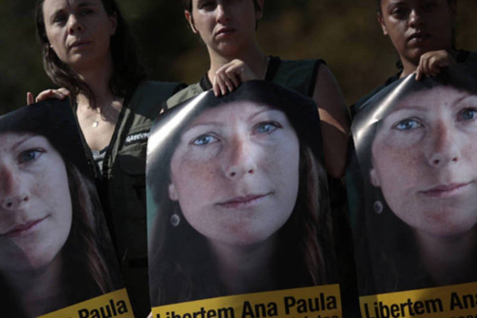 Rússia reduz acusações contra membros do Greenpeace