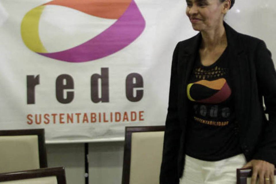 Marina Silva filia-se ao PSB e aceita ser vice de Campos