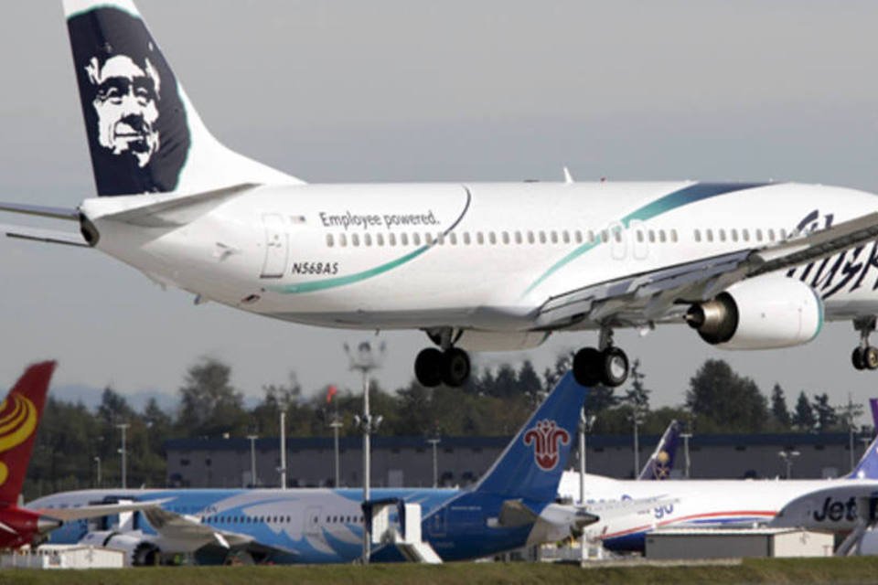Alaska Airlines bane funcionário que dormiu com bagagens